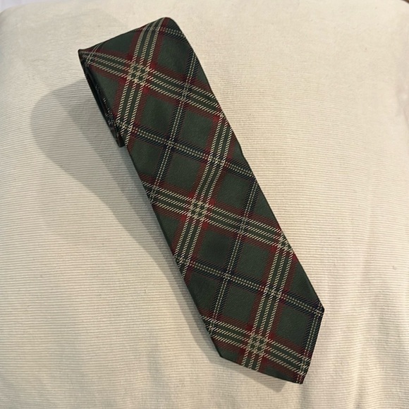 Brooks Brothers Plaid Holiday Silk Tie - Picture 1 of 9